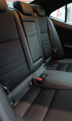 Lexus IS cena 116727 przebieg: 109000, rok produkcji 2016 z Warszawa małe 326